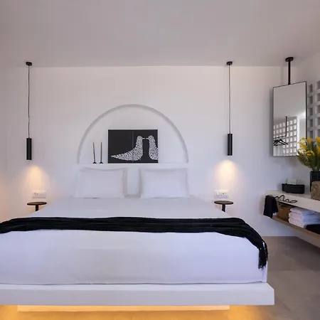 Petra Tinos * Tzados